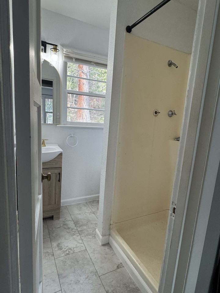 550 Shastina Dr #2 - Photo 7 of 8