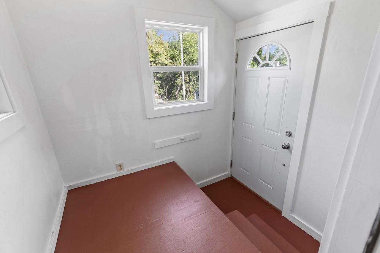 416 W Main St #1-2 - Photo 4 of 21