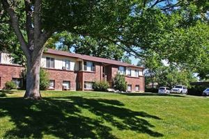 featured image of 706 W Berry Ave