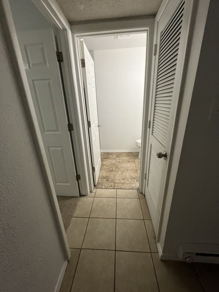 415 Grove St Se #4 - Photo 2 of 10