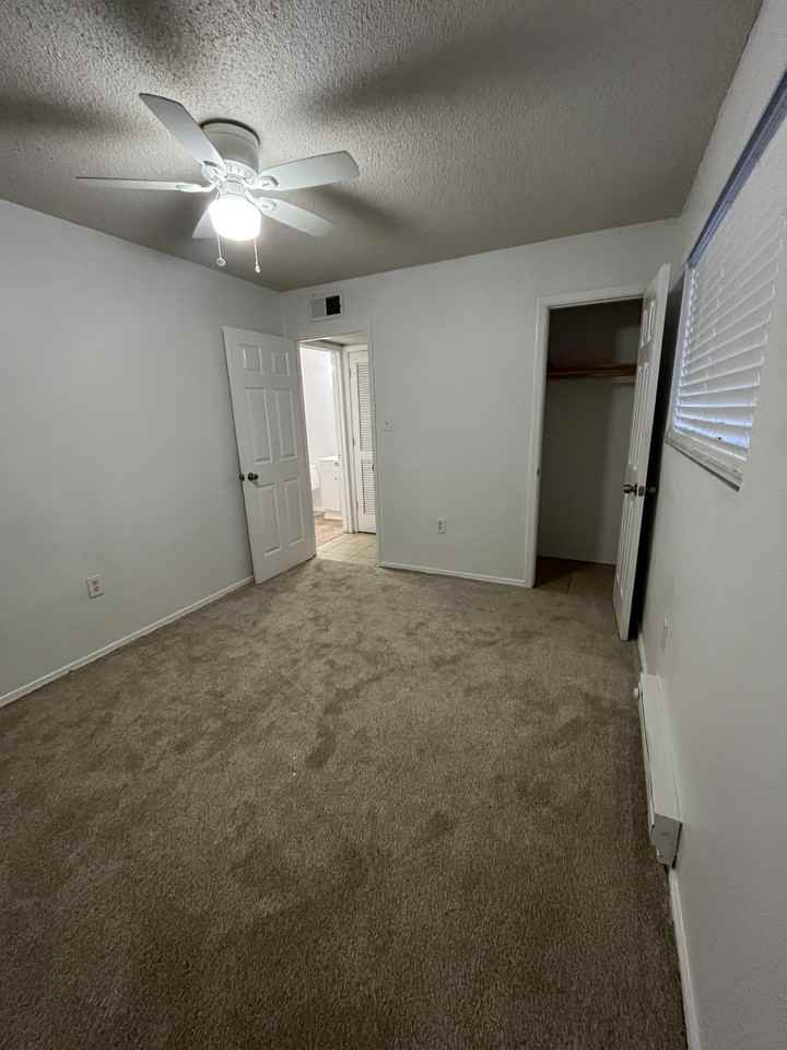 415 Grove St Se #4 - Photo 7 of 10