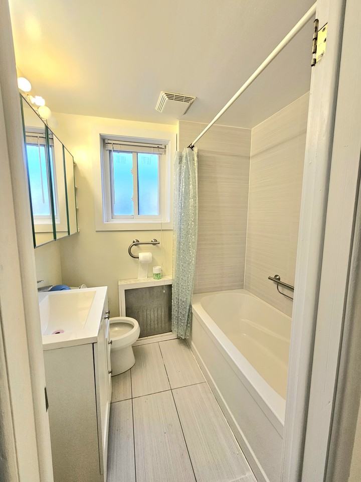 Kenwood Ave & Maplewood Ave - Photo 4 of 12