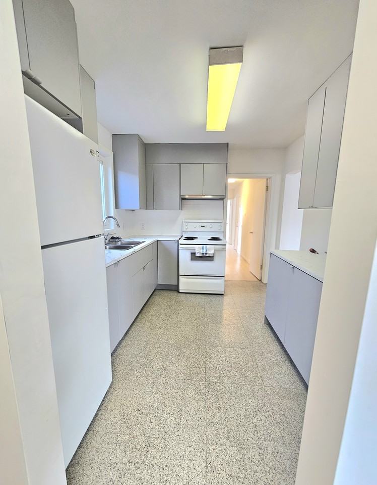 Kenwood Ave & Maplewood Ave - Photo 2 of 12