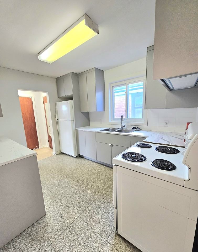 Kenwood Ave & Maplewood Ave - Photo 3 of 12