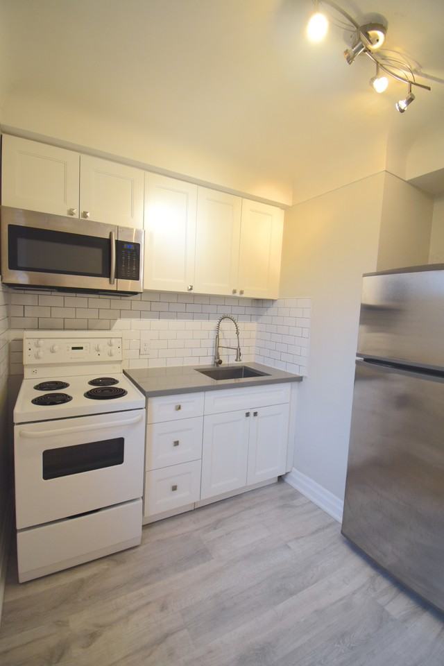 832 King Street West - Photo 6 of 10