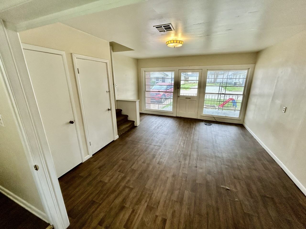 427 S Center St #1 - Photo 3 of 9