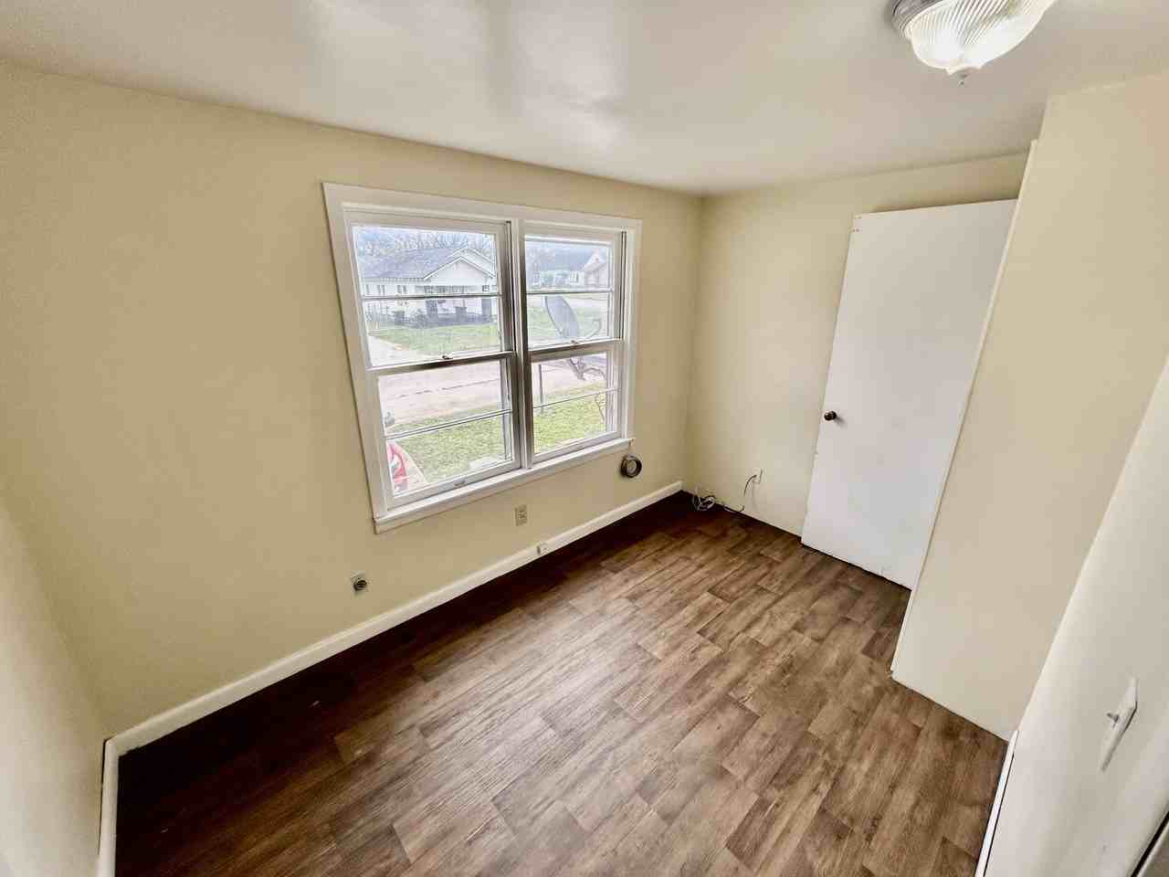 427 S Center St #1 - Photo 4 of 9