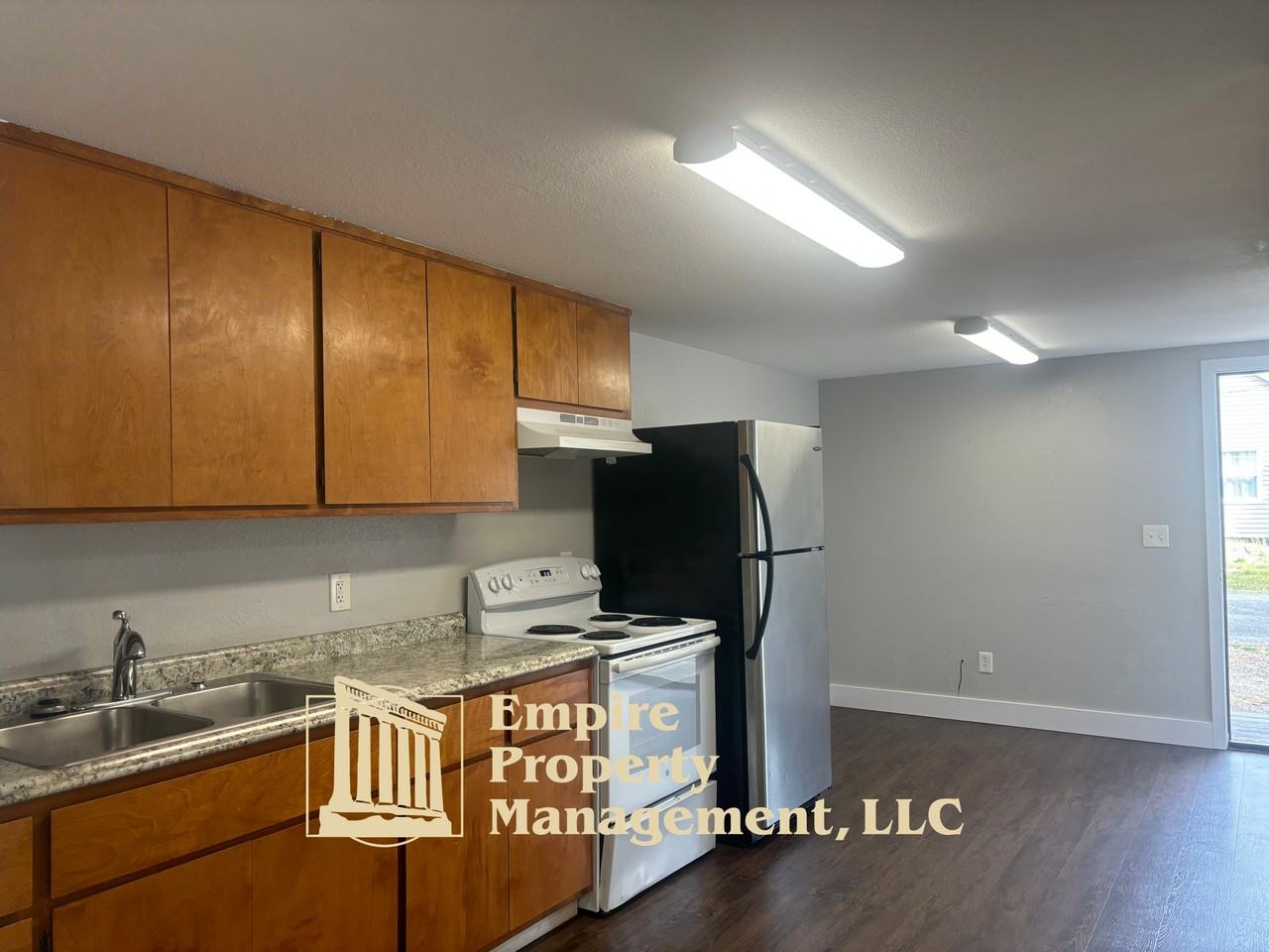 180 3rd St #1 - Photo 3 of 16