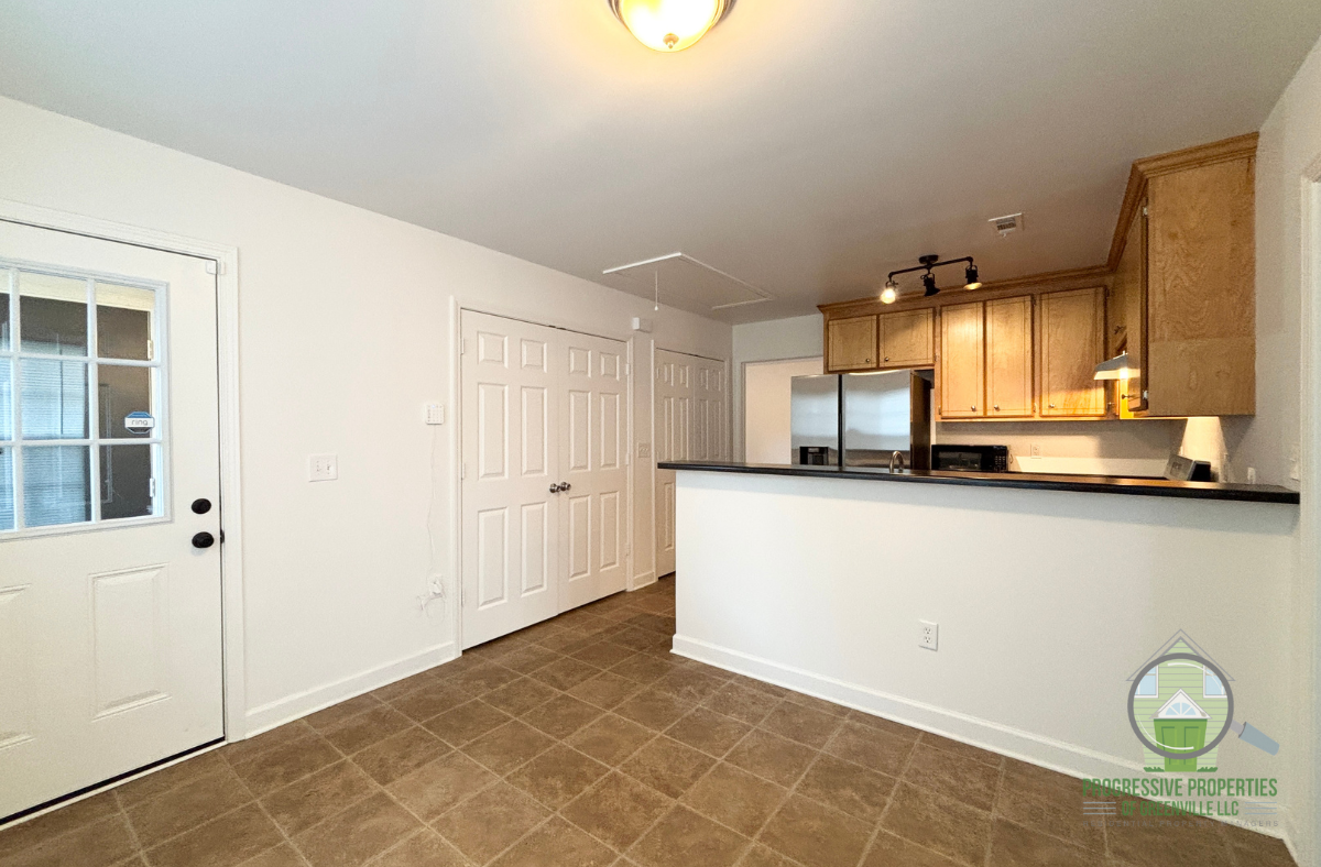 305 S Calhoun St #1 - Photo 4 of 18