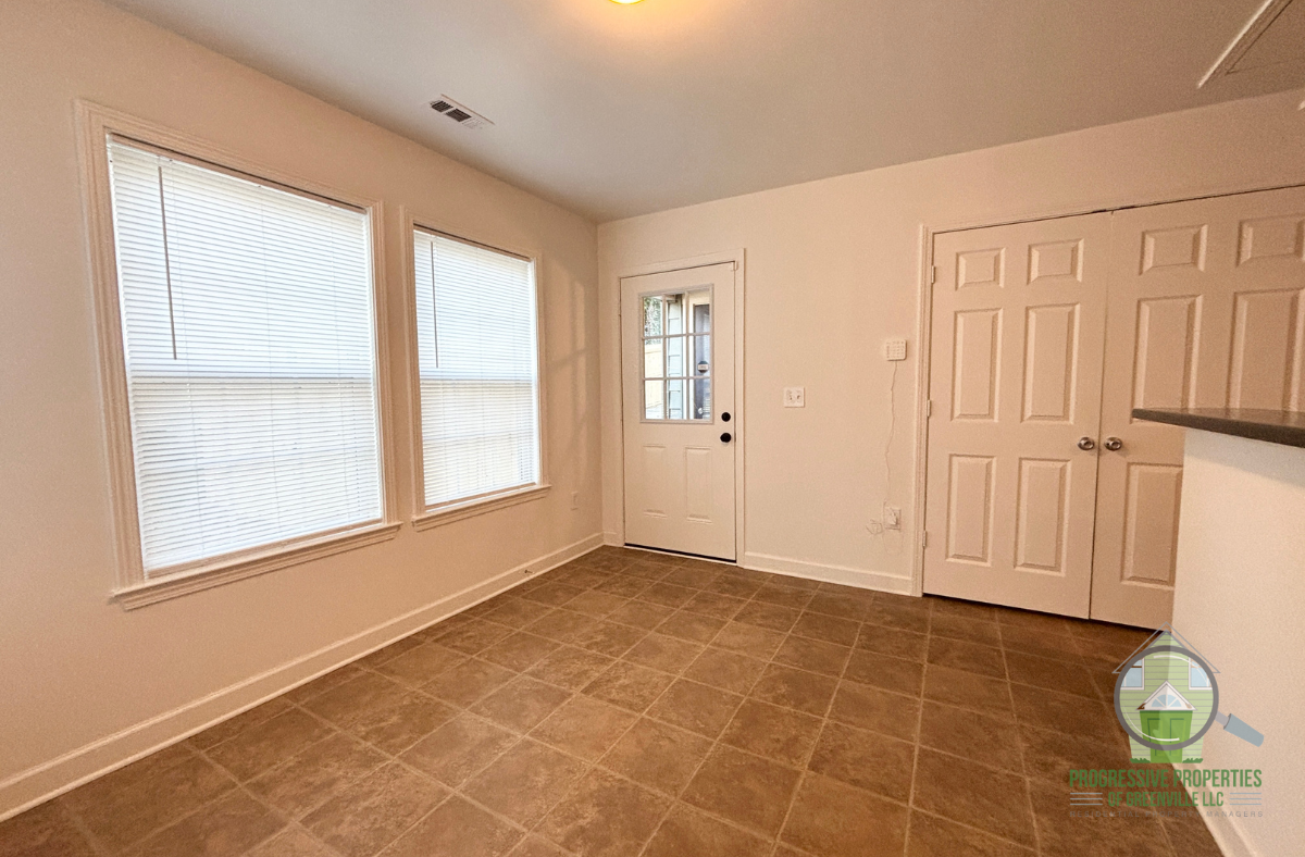 305 S Calhoun St #1 - Photo 5 of 18