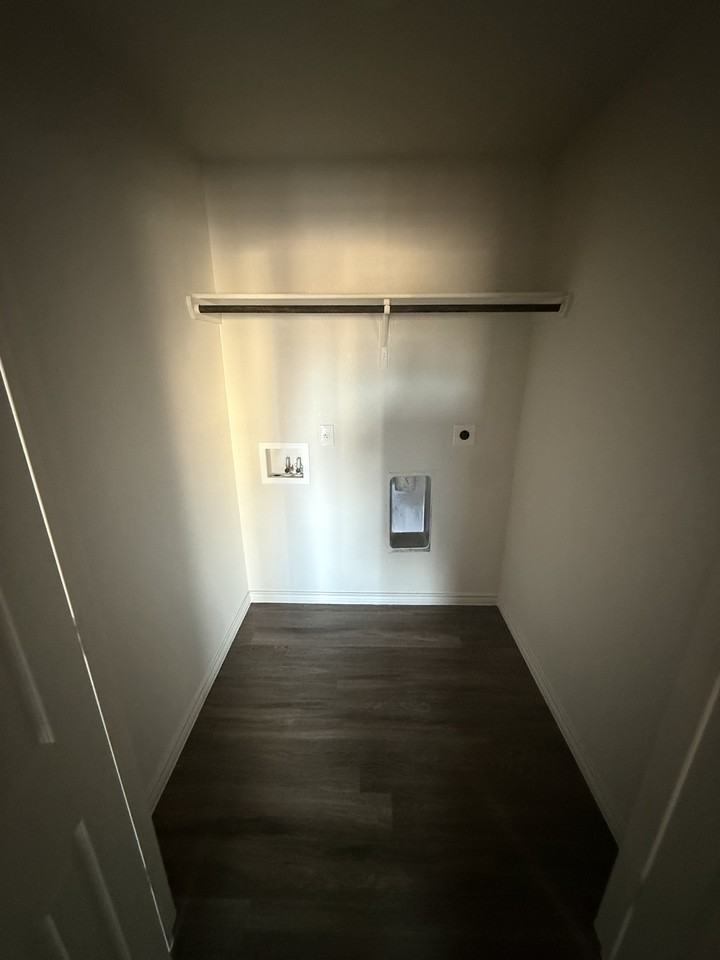 5501 Cessida Dr #B - Photo 7 of 13