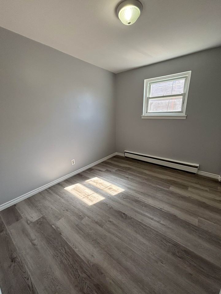 125 Sutton St #2 - Photo 5 of 11