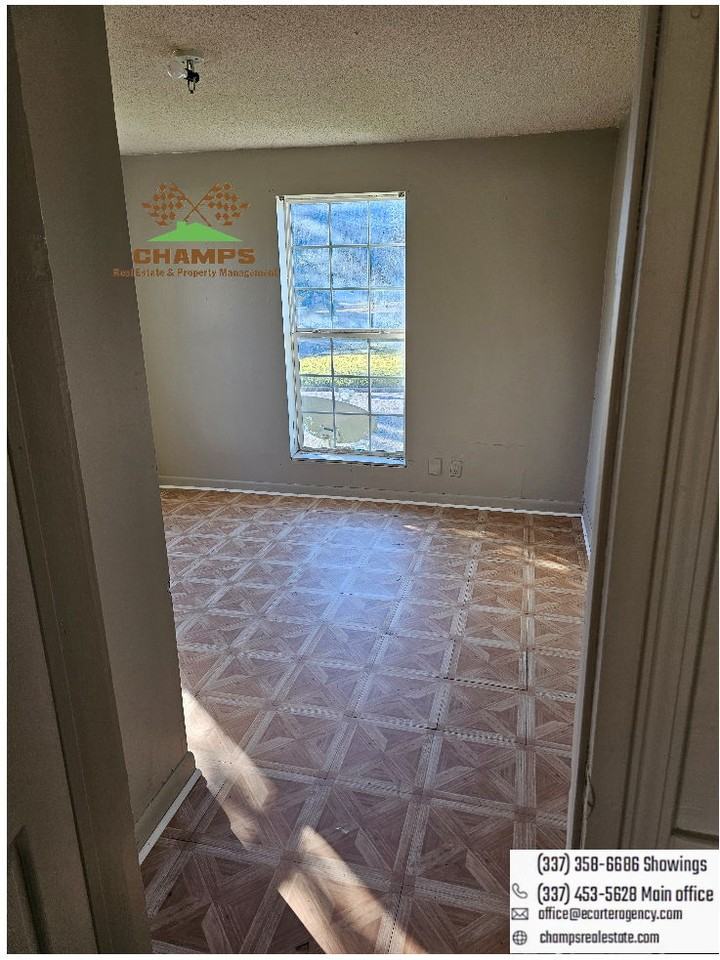 1232 S Railroad Ave - Photo 3 of 3