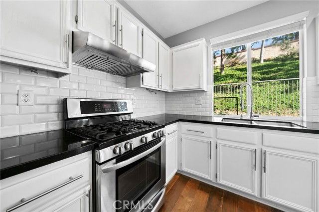 10016 Albee Ave - Photo 3 of 8