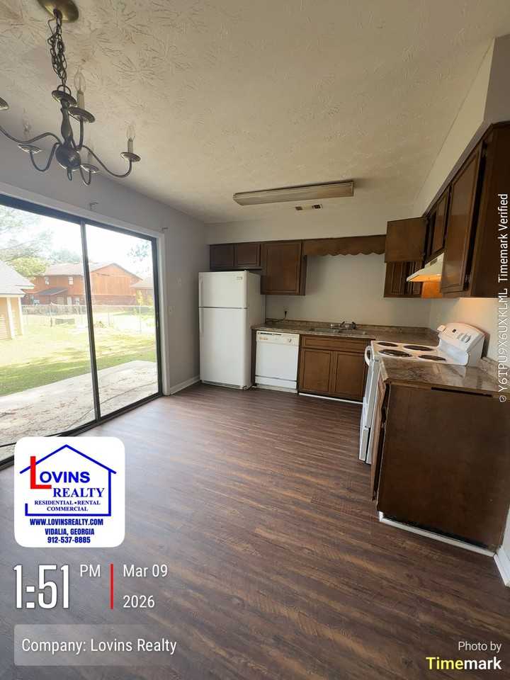 406 Randolph Dr #406 - Photo 3 of 6