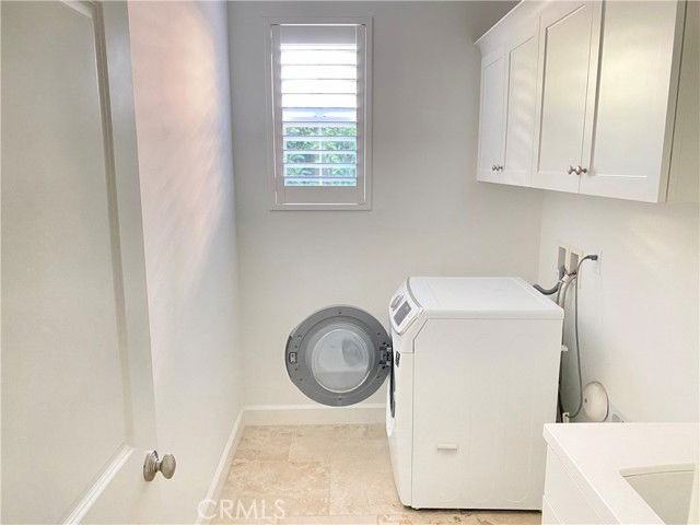 109 Mustang - Photo 2 of 8