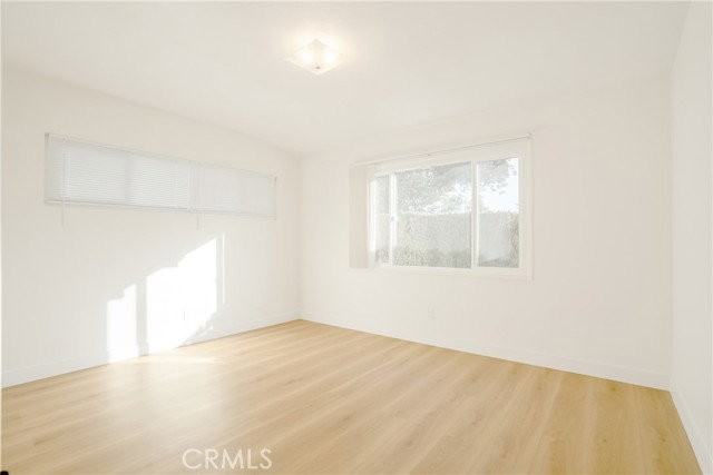 2031 Nutwood Ave - Photo 7 of 8