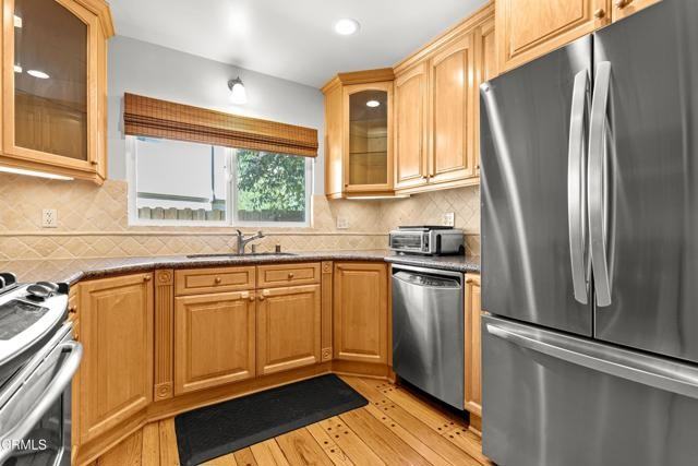 3826 Dixie Canyon Ave - Photo 3 of 8