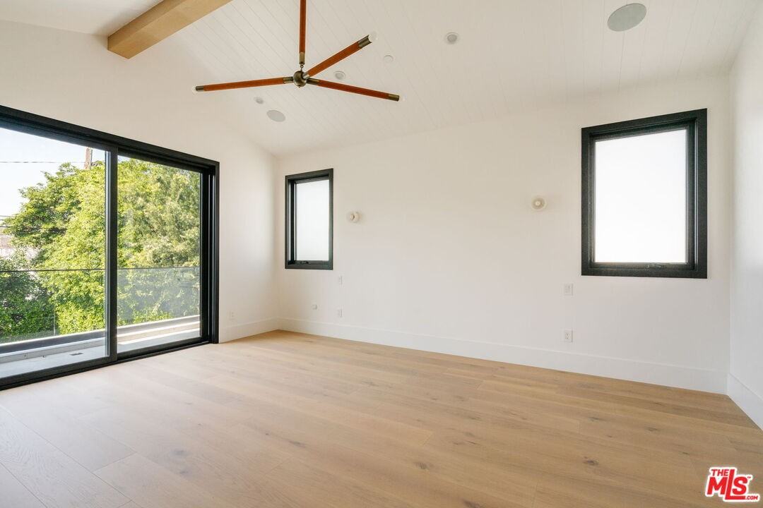 4087 Kraft Ave - Photo 3 of 8
