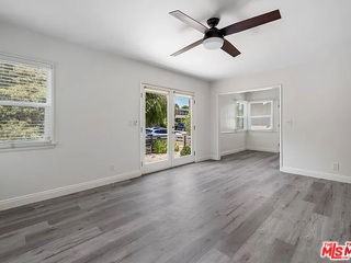 908 Venezia Ave - Photo 2 of 8