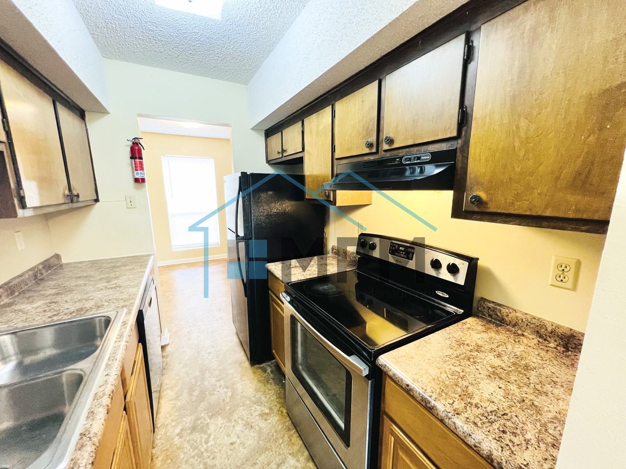 107 Jennifer Ln #D - Photo 3 of 10