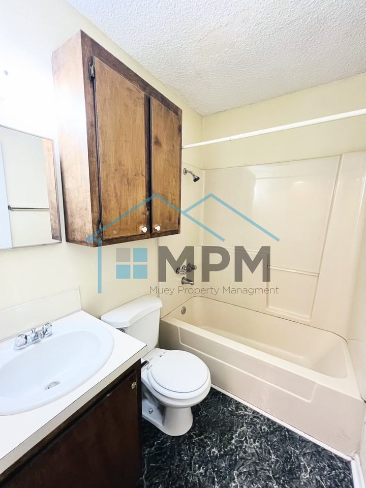 107 Jennifer Ln #D - Photo 5 of 10