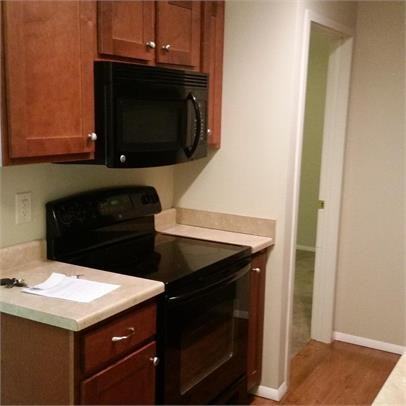 825 Oakcrest - 3 #3 - Photo 3 of 8