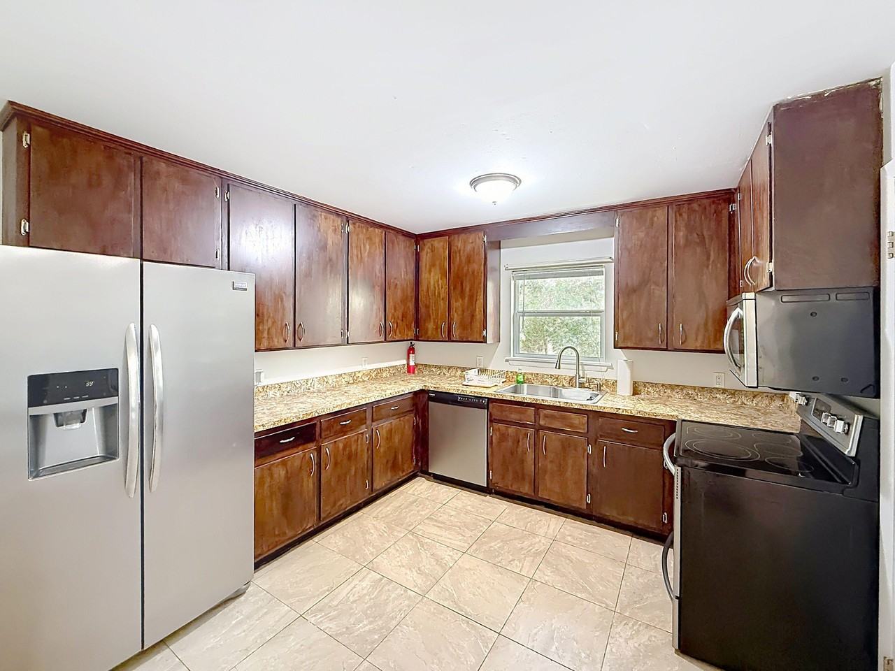 Lucy St - Photo 2 of 22