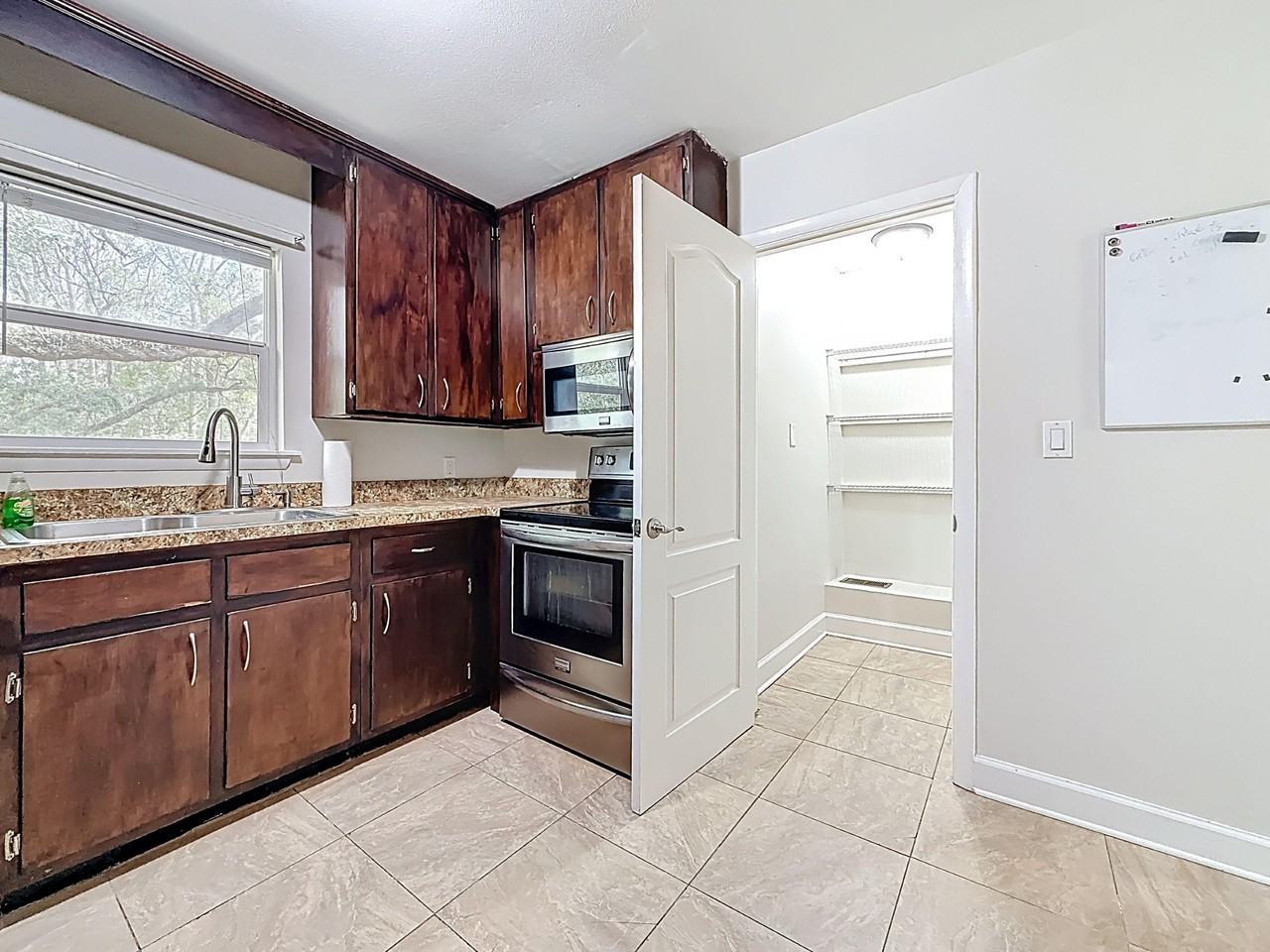 Lucy St - Photo 4 of 22