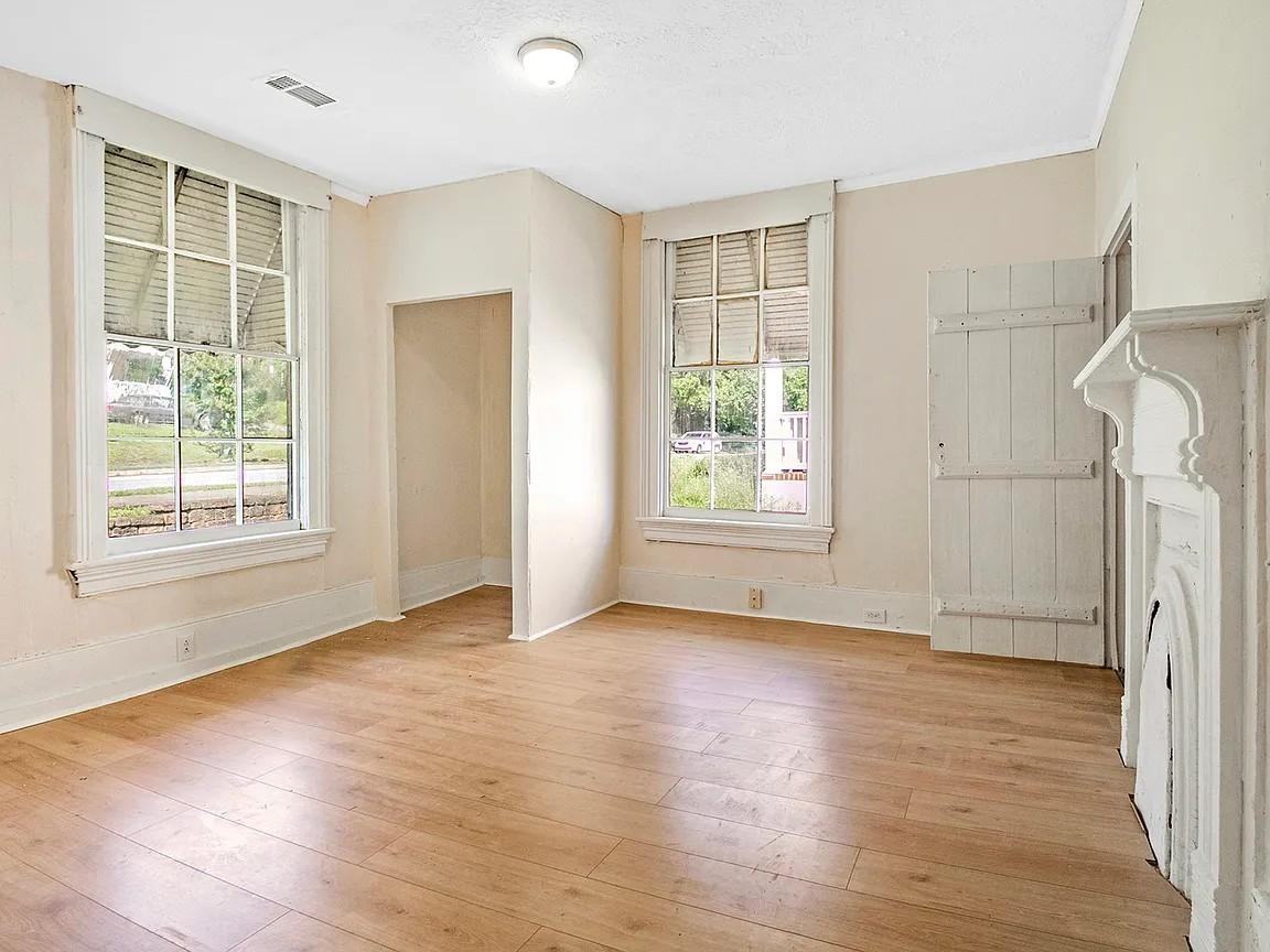 Ash St - Photo 3 of 17