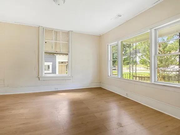 Ash St - Photo 4 of 17