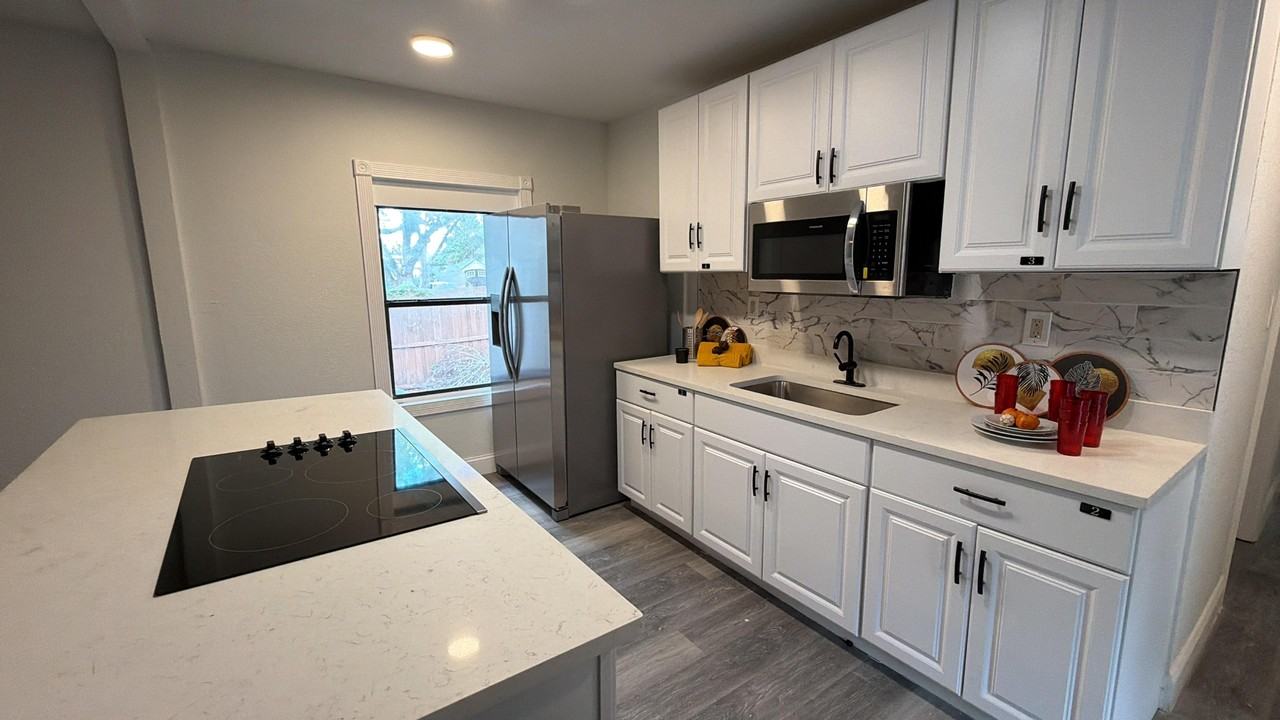 N Ola Ave - Photo 2 of 16