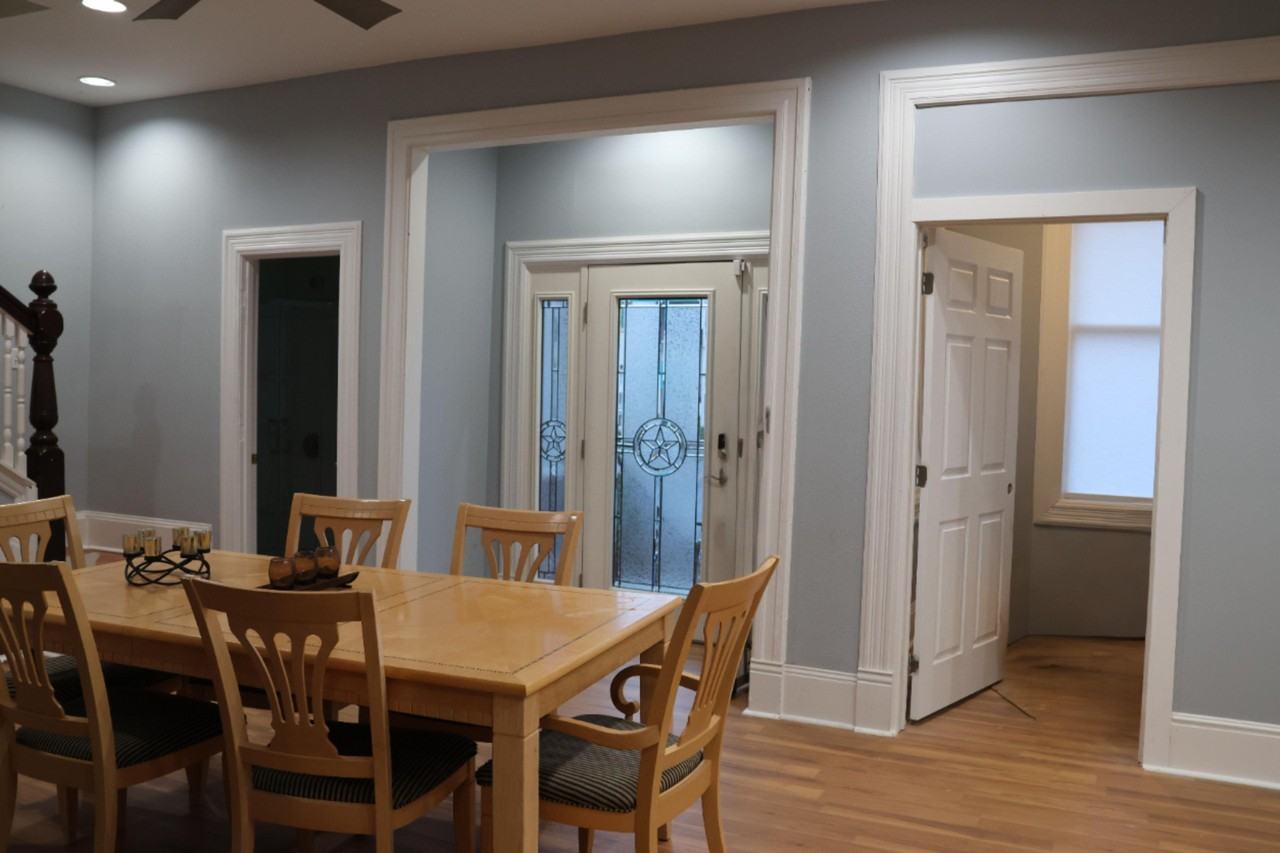 Broadway - Photo 3 of 27