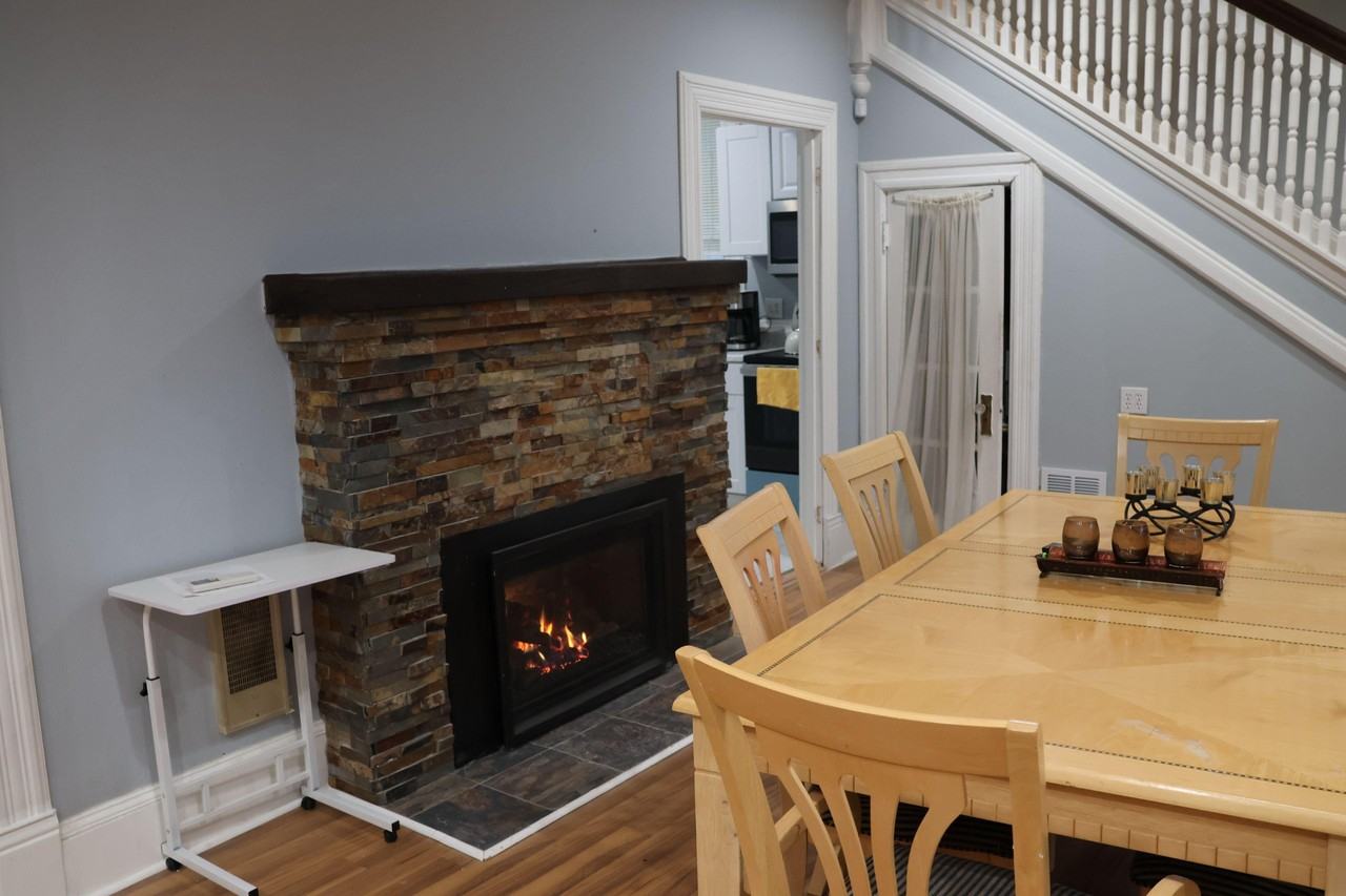 Broadway - Photo 5 of 27