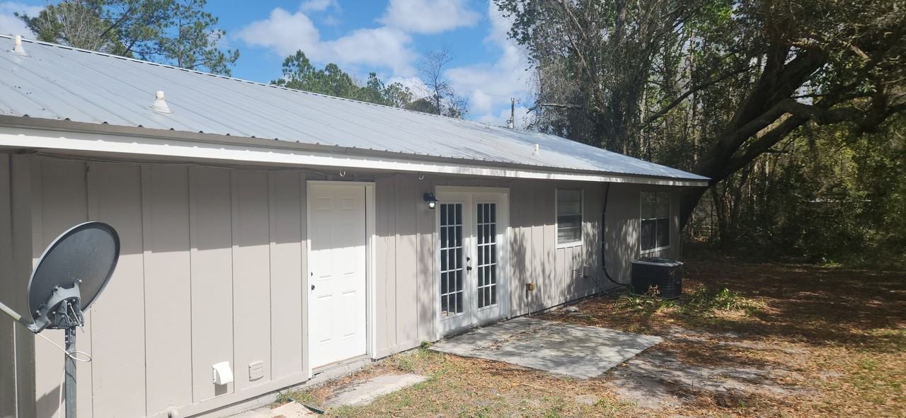 205 Harbor Dr - Photo 7 of 18