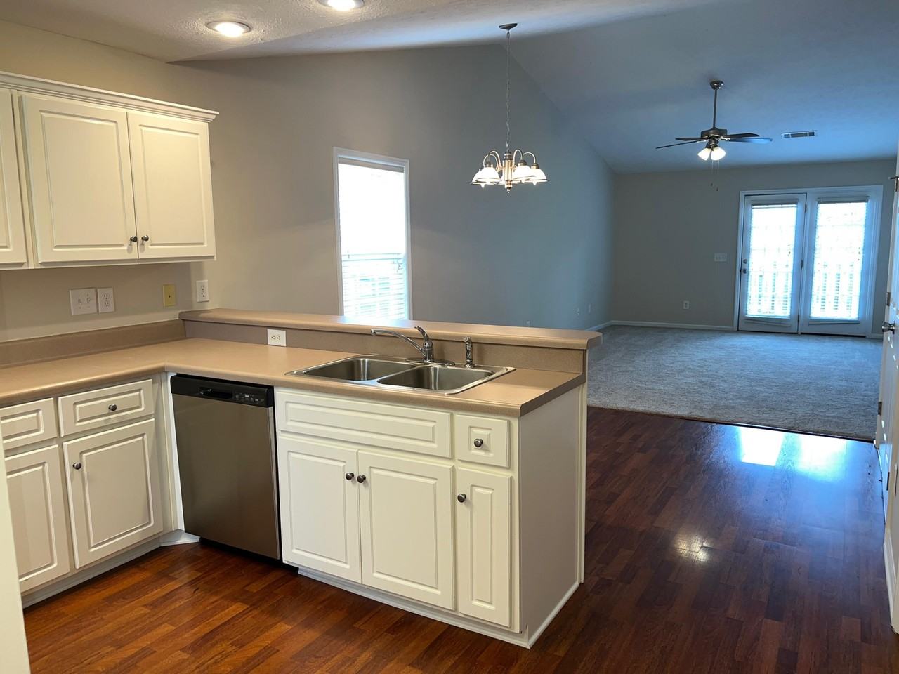 201 Satomi Way - Photo 2 of 18