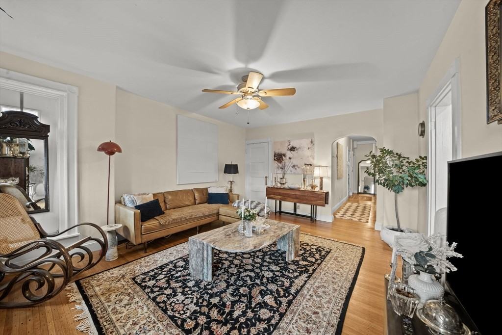 9 Regent Cir - Photo 2 of 20