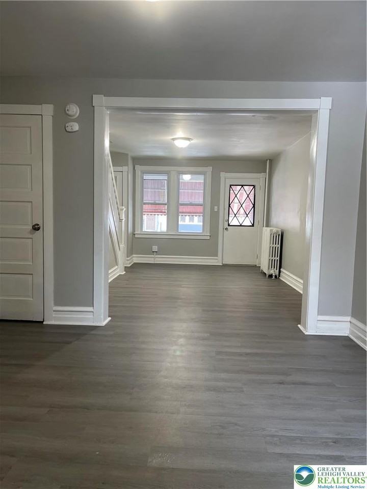 221 E South St - Photo 2 of 17