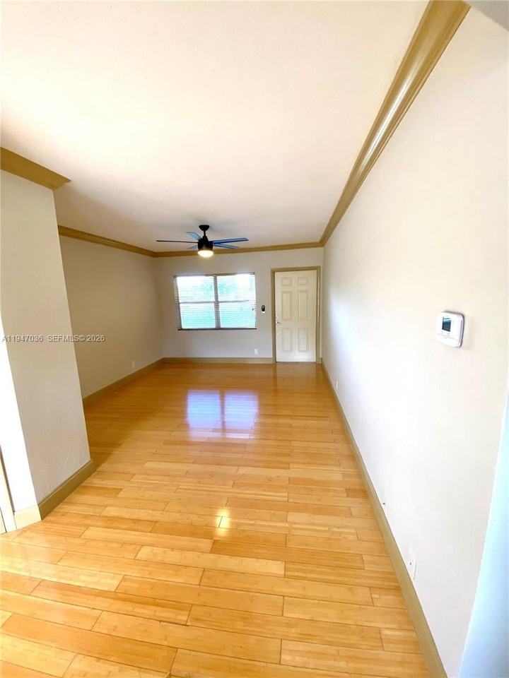 744 Ne 14th Ave - Photo 3 of 13