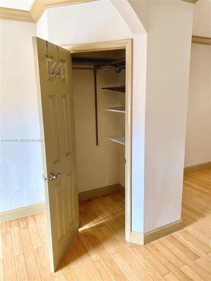 744 Ne 14th Ave - Photo 6 of 13