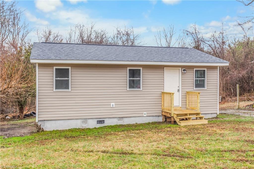 2043 Bishop Rd - Photo 2 of 15