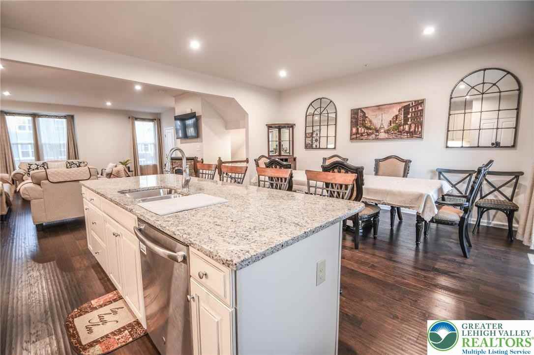 2396 Cook Dr - Photo 3 of 39