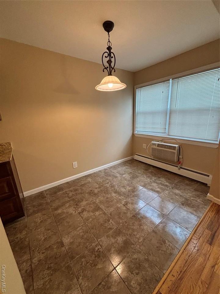 4 Colonial Rd - Photo 3 of 9