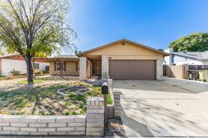 featured image of 5227 W Poinsettia Dr