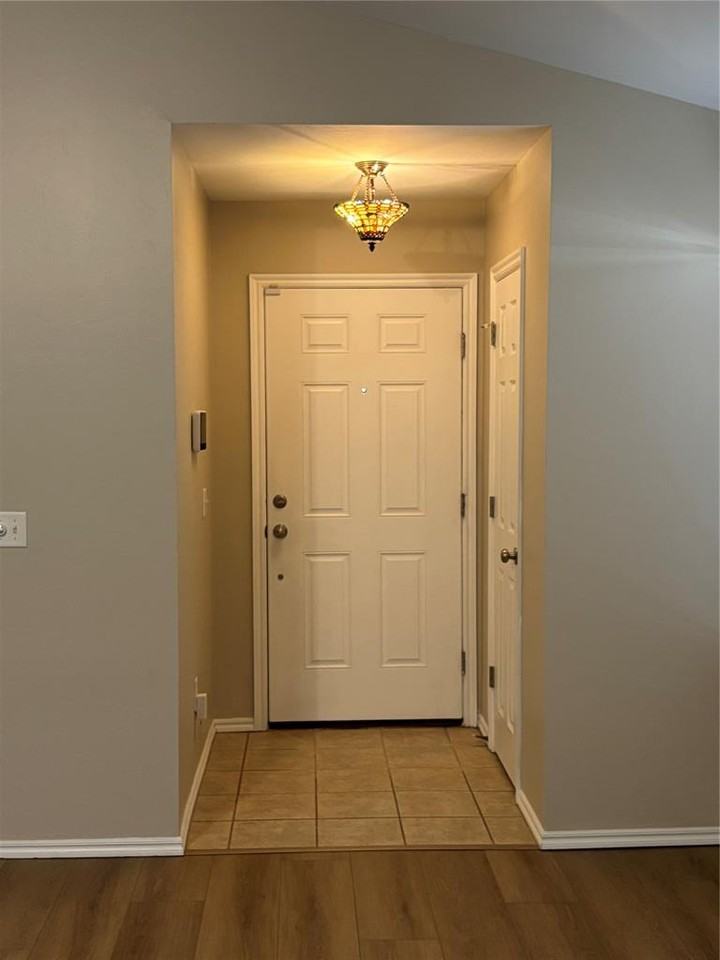 3005 Grant Rd - Photo 3 of 30