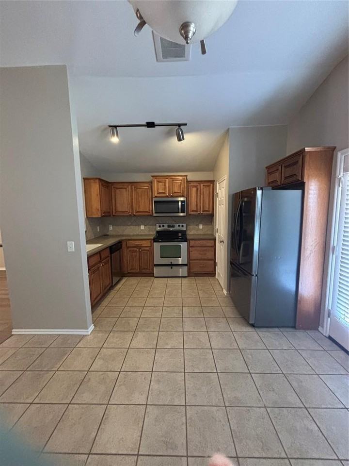 3005 Grant Rd - Photo 7 of 30