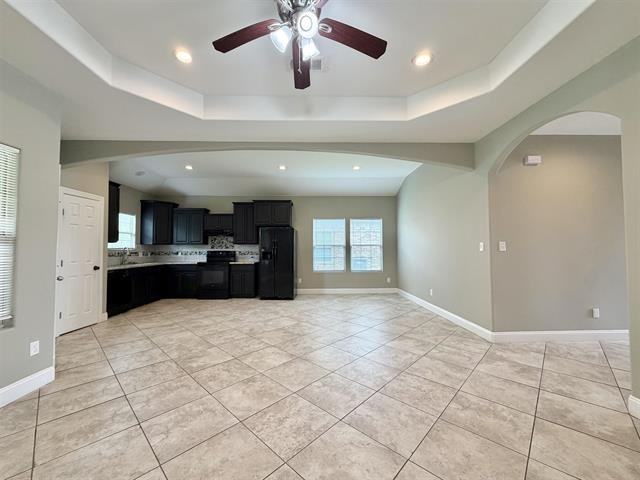 2865 Amber Ave - Photo 3 of 22