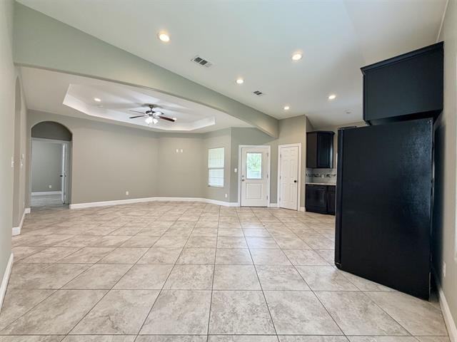 2865 Amber Ave - Photo 4 of 22