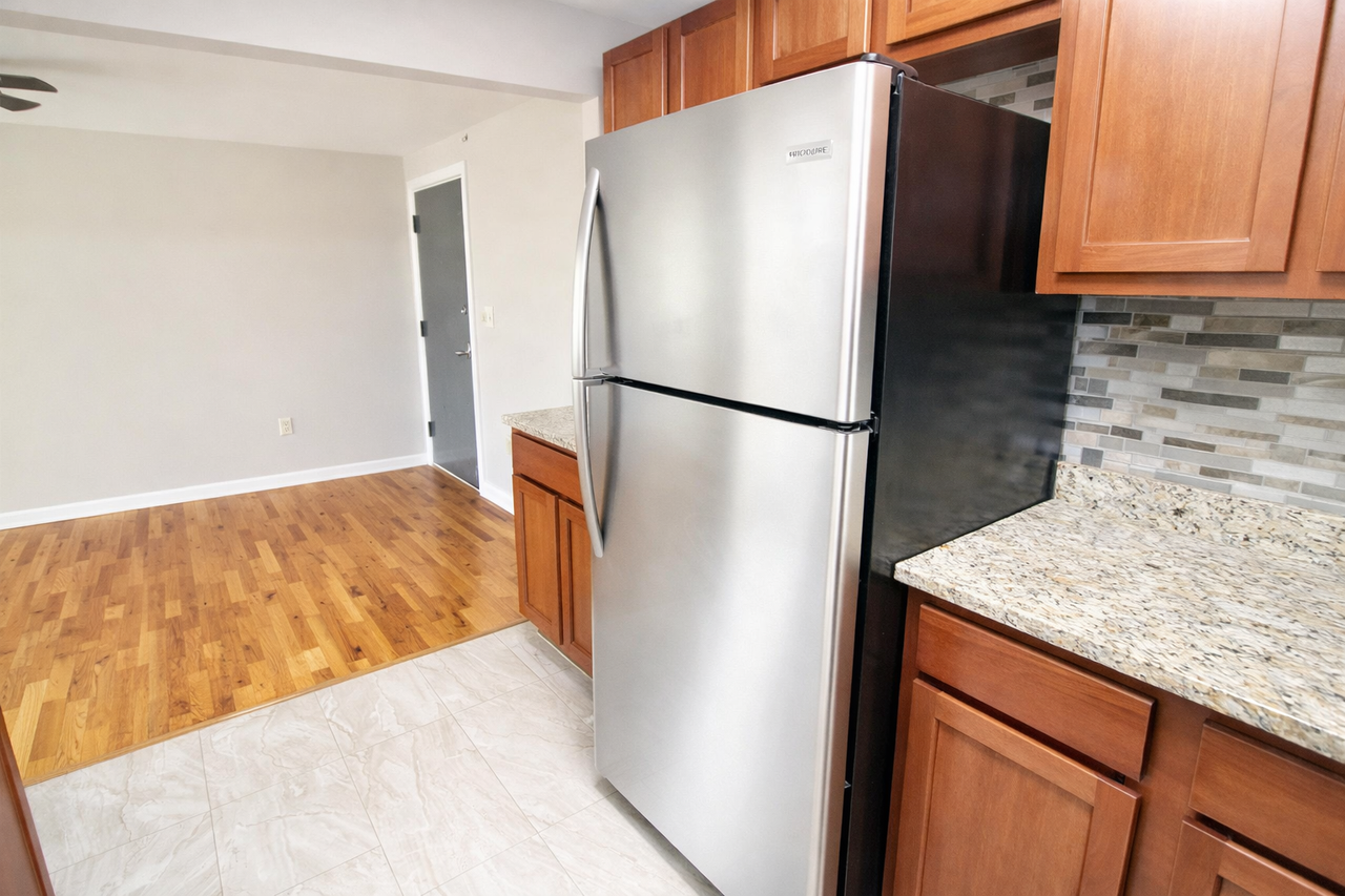 50 50 SUMNER AVENUEAPT 6 #A06 - Photo 4 of 9