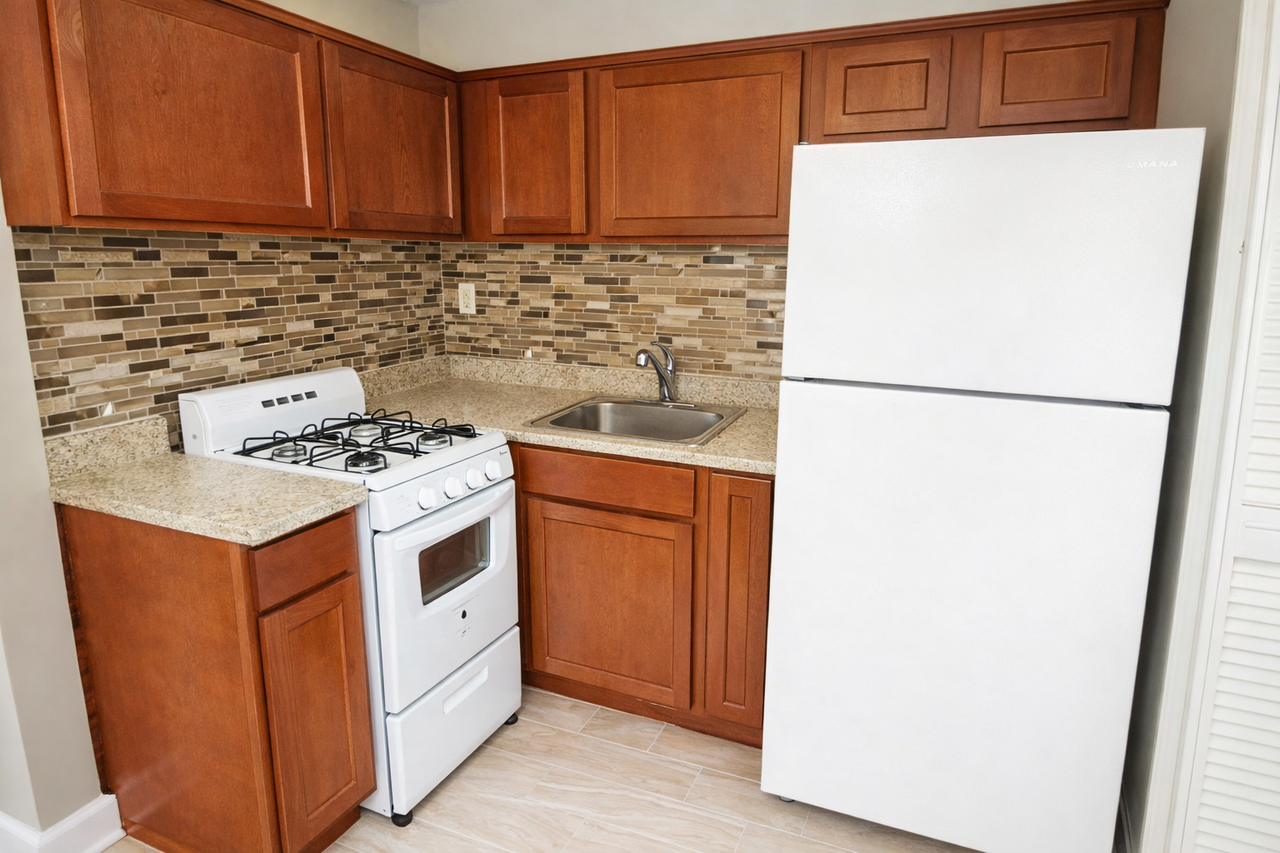 60 SUMNER AVENUEAPT 11 #B11 - Photo 3 of 7